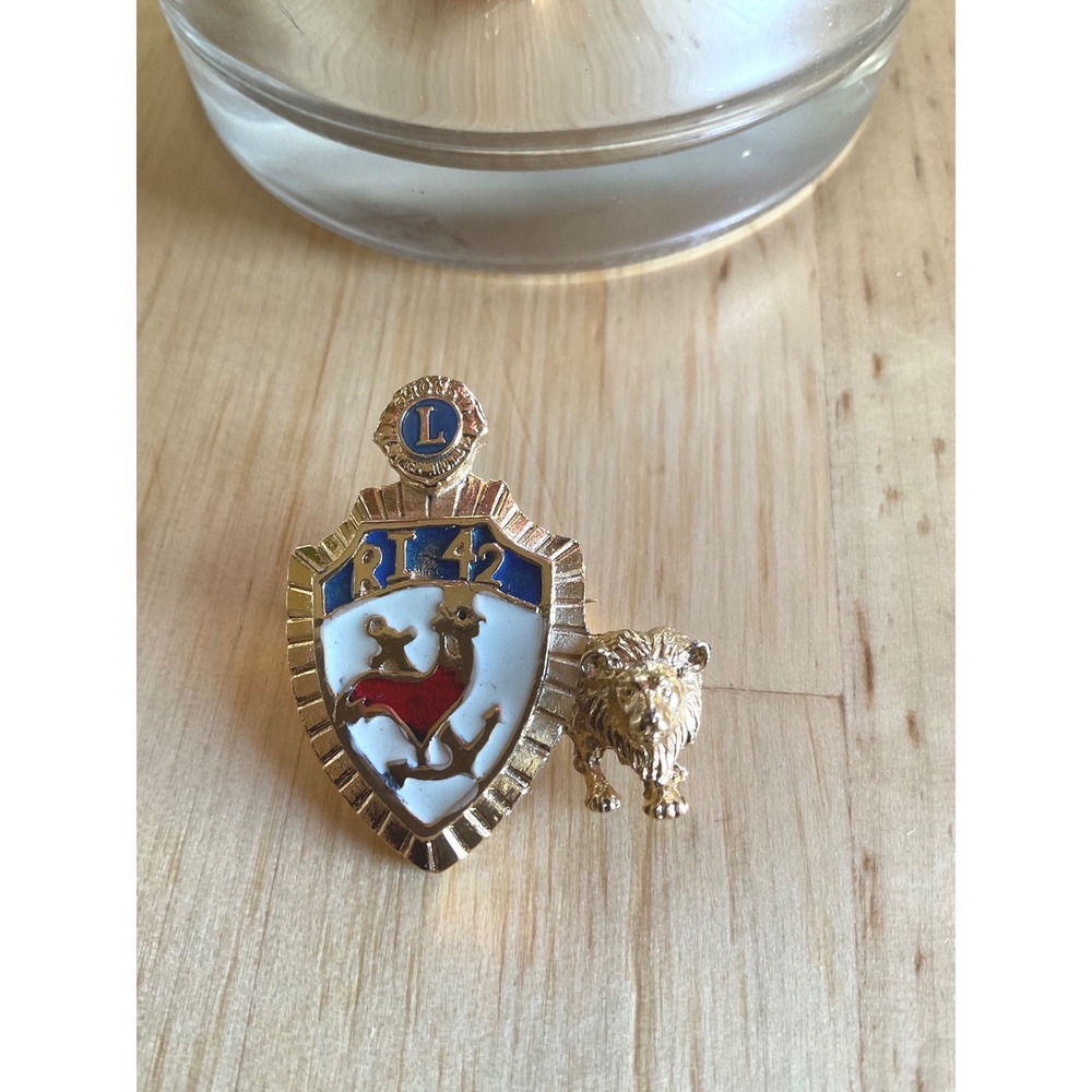 Vintage Lions Club International RI 42 Shield Lion Gold Tone Enamel Pin Brooch
